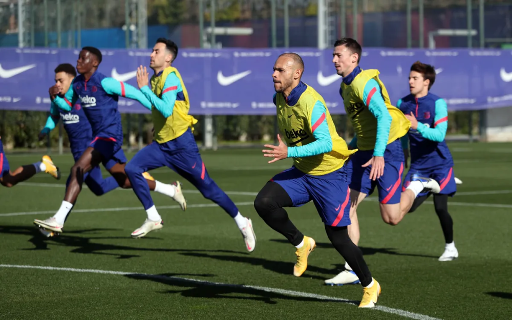 国王杯转会期再迎强敌；底特律活塞外线爆发；主帅态度：引发热议；细节决定成败 